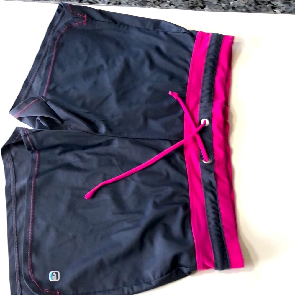 Free Country Shorts with Drawstrings - Picture 3 of 5
